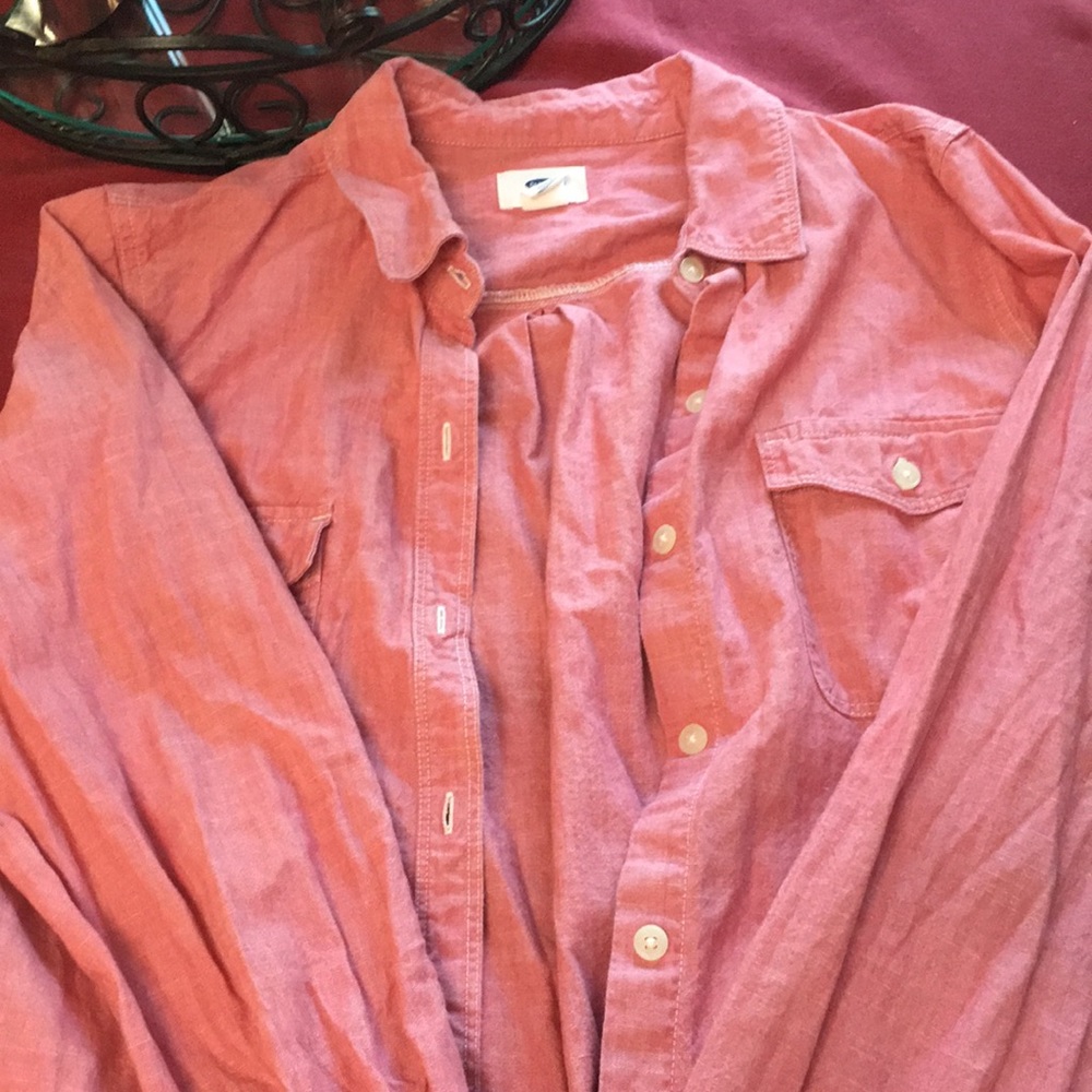 Women’s pink Old Navy shirt